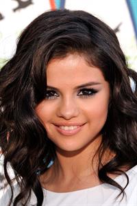 Selena Gomez at the 2010 Teen Choice Awards at the Gibson Amphitheatre on August 8 