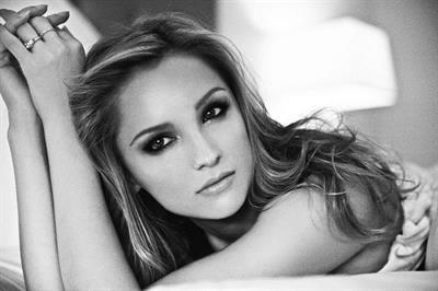 Rachael Leigh Cook