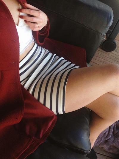 Alexis Young taking a selfie