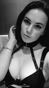 Alexis Young taking a selfie