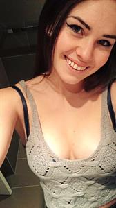 Alexis Young taking a selfie