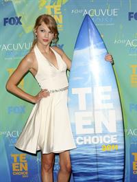 Taylor Swift at the 2011 Teen Choice Awards August 07, 2011 