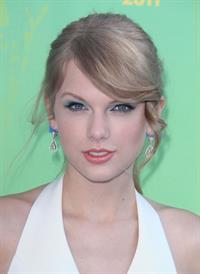 Taylor Swift at the 2011 Teen Choice Awards August 07, 2011 