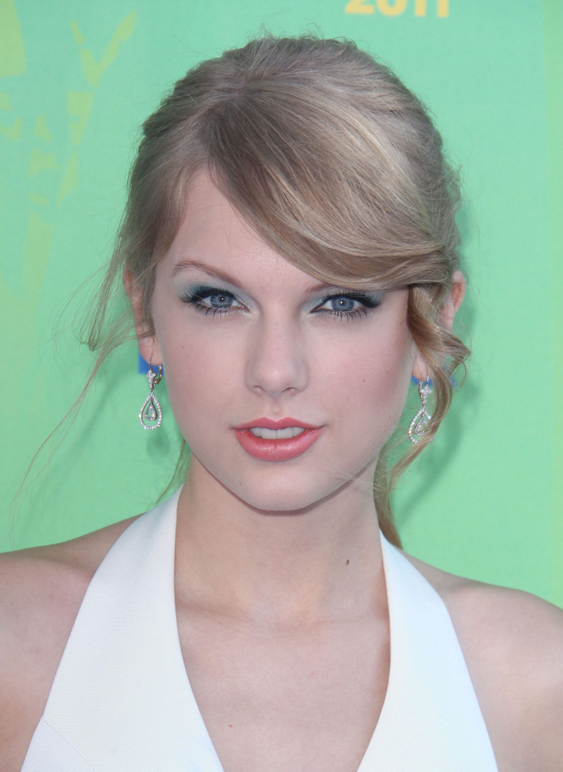 Taylor Swift at the 2011 Teen Choice Awards August 07, 2011 