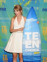 Taylor Swift at the 2011 Teen Choice Awards August 07, 2011 