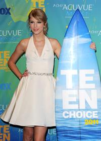 Taylor Swift at the 2011 Teen Choice Awards August 07, 2011 
