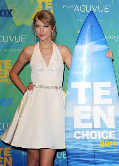 Taylor Swift at the 2011 Teen Choice Awards August 07, 2011 