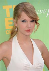 Taylor Swift at the 2011 Teen Choice Awards August 07, 2011 