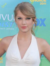 Taylor Swift at the 2011 Teen Choice Awards August 07, 2011 