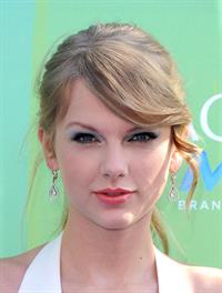 Taylor Swift at the 2011 Teen Choice Awards August 07, 2011 