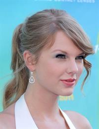 Taylor Swift at the 2011 Teen Choice Awards August 07, 2011 