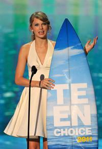 Taylor Swift at the 2011 Teen Choice Awards August 07, 2011 