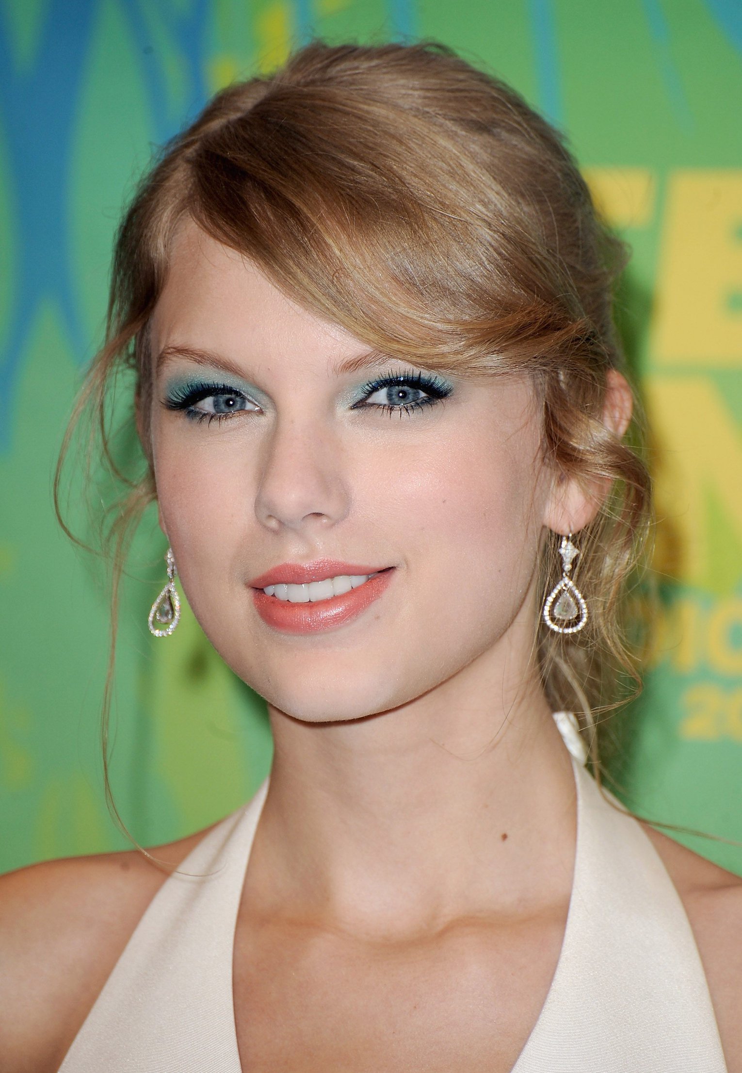 Taylor Swift at the 2011 Teen Choice Awards August 07, 2011 