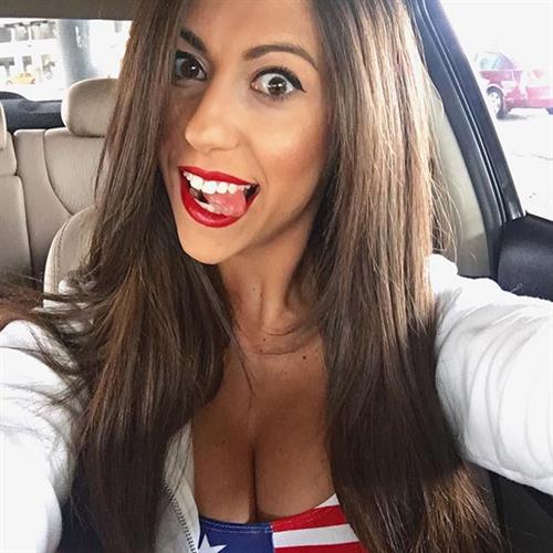 Jessica Rose Jones taking a selfie