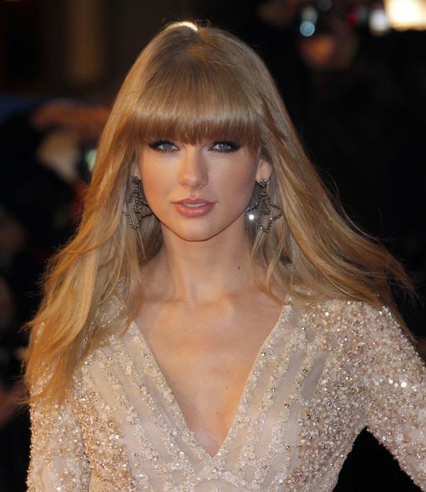 Taylor Swift NRJ Music Awards 2013 in Cannes January 26, 2013