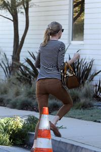 Taylor Swift grocery shopping in Studio City December 19, 2012