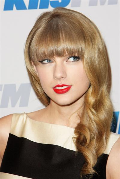 Taylor Swift at the KIIS FM 2012 Jingle Ball concert at Nokia Theatre in Los Angeles - December 1, 2012 