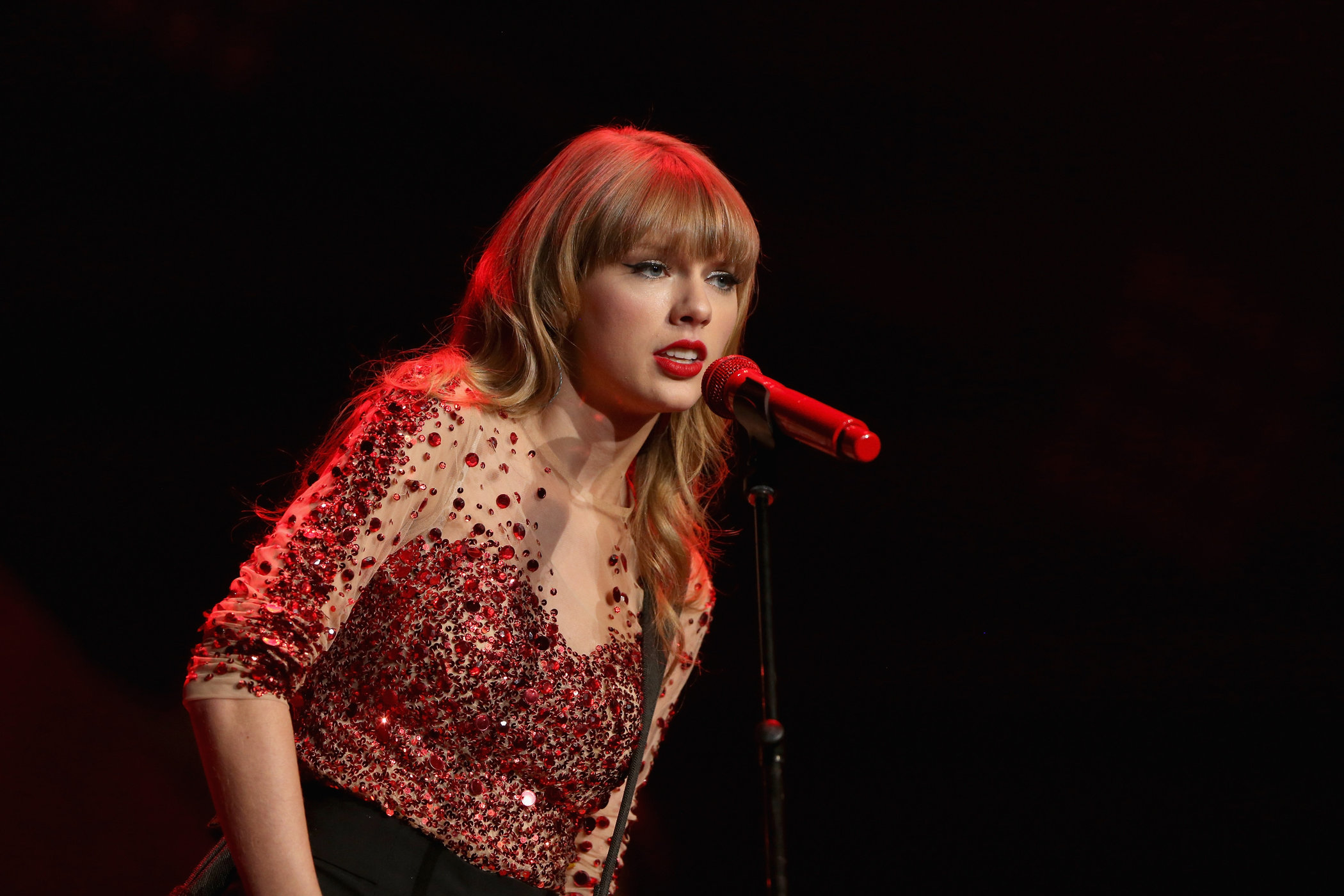 Taylor Swift on stage at the KIIS FM 2012 Jingle Ball concert at Nokia Theatre in Los Angeles - December 1, 2012 