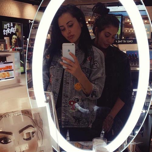 Marnie Simpson taking a selfie