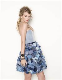 Taylor Swift Glamour Magazine November 2010 