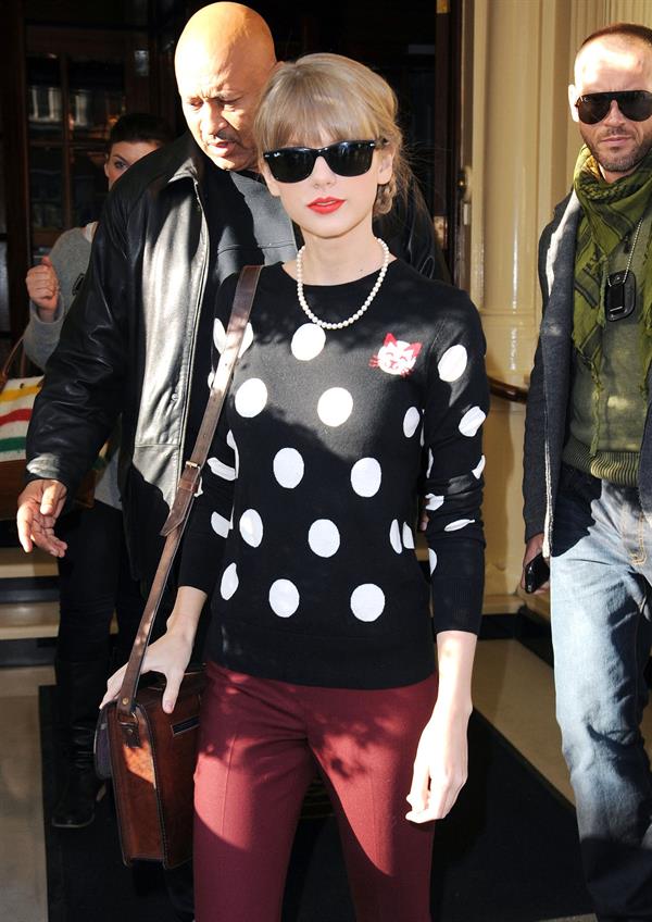 Taylor Swift leaving her hotel in London 11/7/12