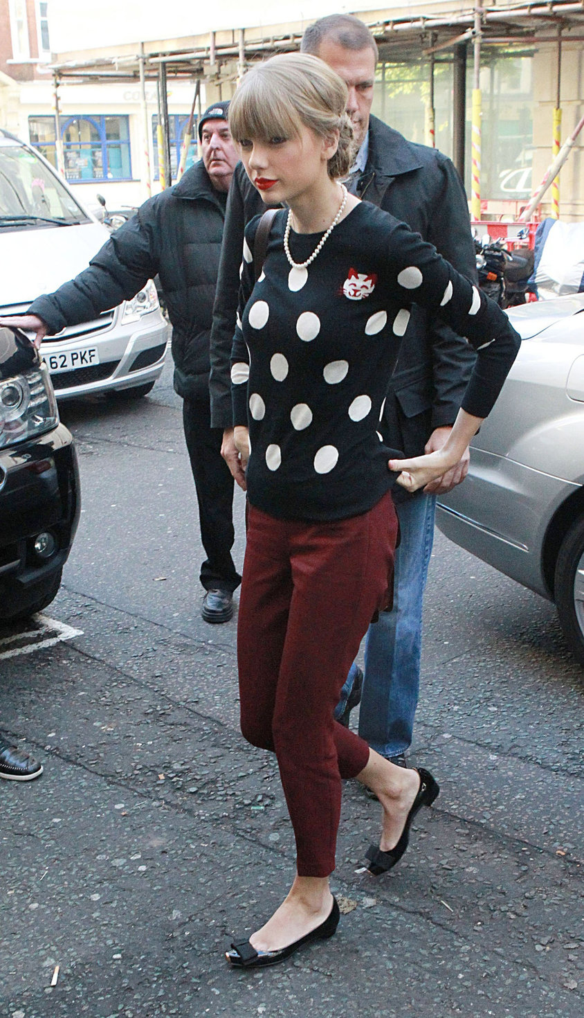 Taylor Swift outside BBC Radio 2 studios in London 11/7/12