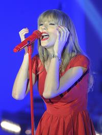 Taylor Swift at Westfield Mall in London 11/6/12