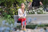 Taylor Swift films music video for ‘Begin Again’ in Paris 10/1/12 