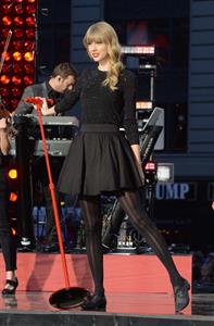 Taylor Swift performs at Good Morning America in New York City October 23, 2012 