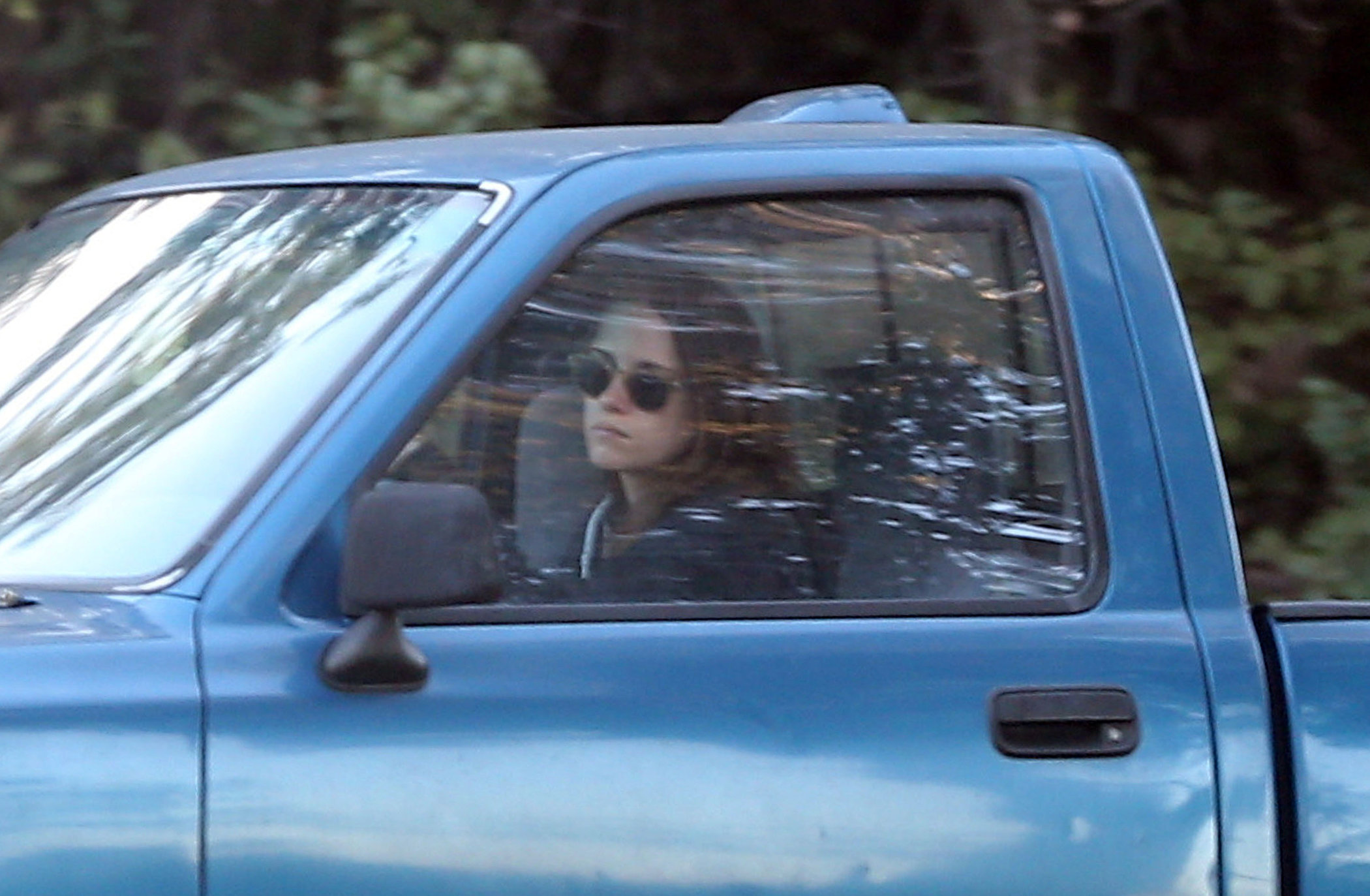 Kristen Stewart driving in Los Angeles - October 30, 2013  