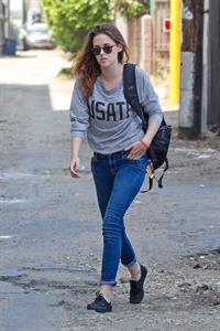 Kristen Stewart walking in Los Angeles - June 13, 2013 