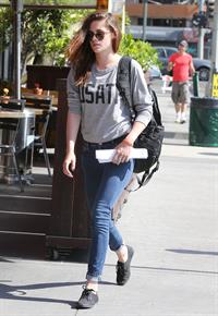 Kristen Stewart walking in Los Angeles - June 13, 2013 