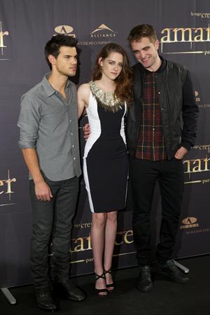 The Twilight Saga Breaking Dawn Part 2 Photocall in Madrid November 15, 2012 Gal Nu