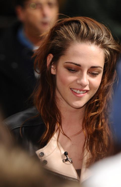 Kristen Stewart at the 'TODAY' show in New York City 11/7/12