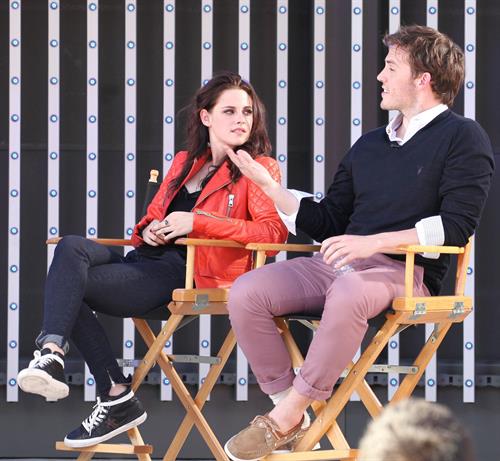 Kristen Stewart - MTV's  Snow White & the Huntsman  Sneak Peek at Universal Citywalk (May 29, 2012)