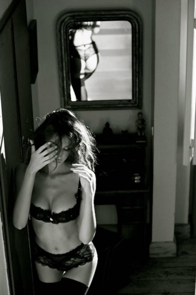 Mădălina Diana Ghenea in lingerie