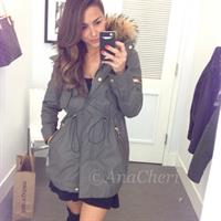 Ana Cheri taking a selfie