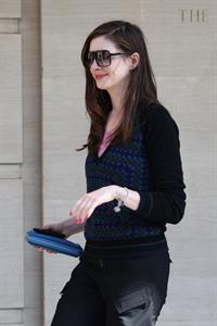 Anne Hathaway candids in London August 24, 2011 