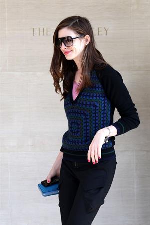Anne Hathaway candids in London August 24, 2011 