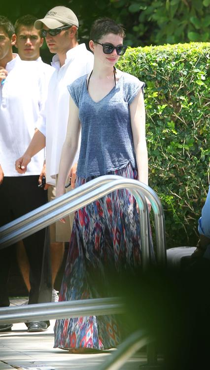 Anne Hathaway on a Beach in Miami 11 05 12 