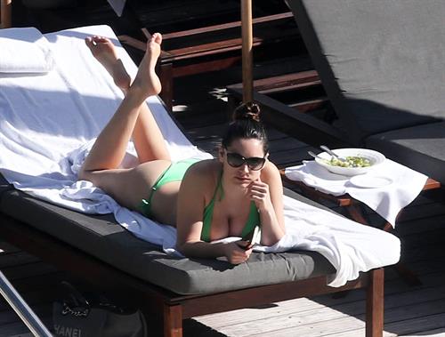 Kelly Brook bikini candids by the pool in Miami 2/1/13 