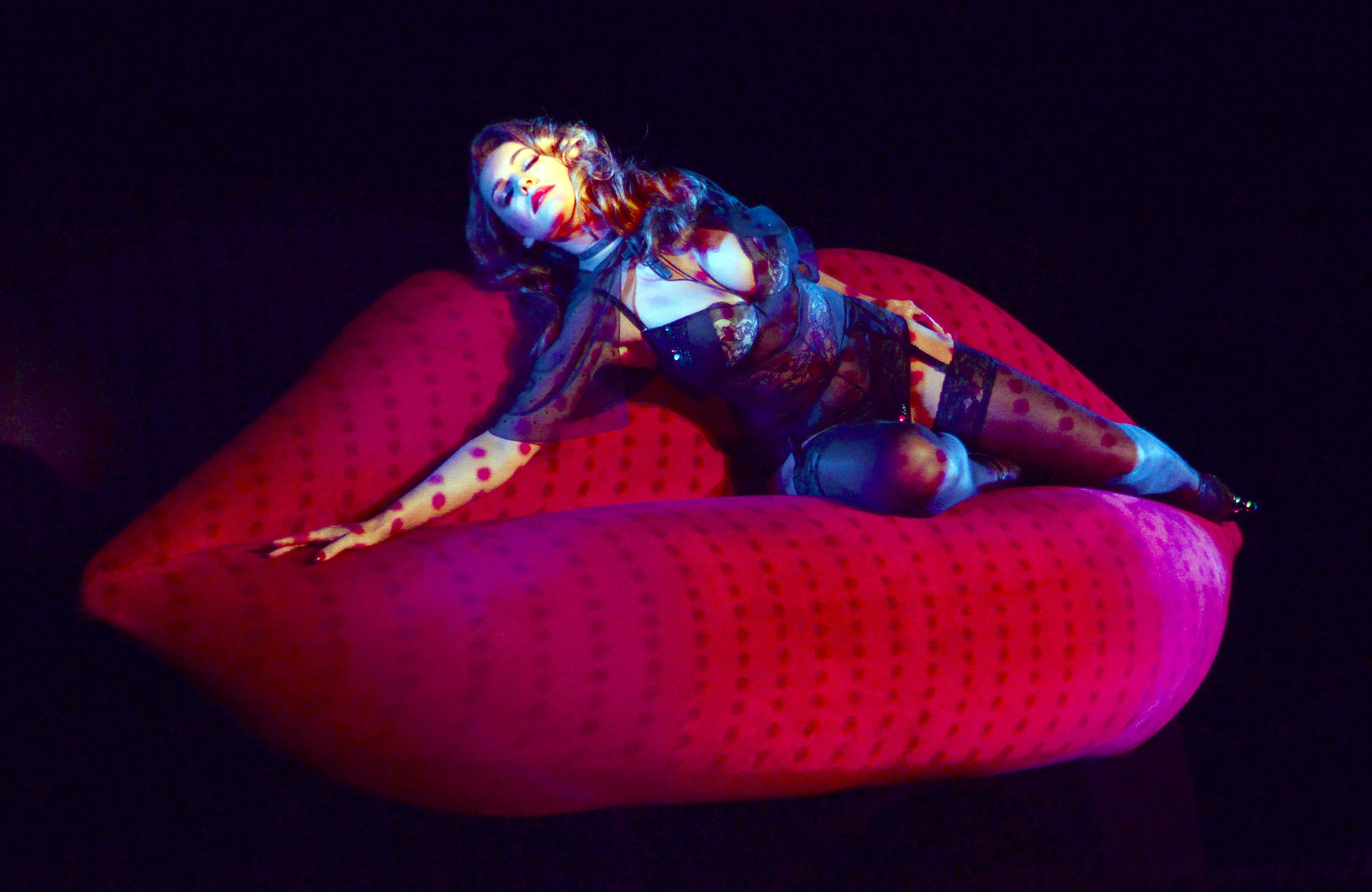 Kelly Brook - Forever Crazy At Crazy Horse, London 2012 Gal Number