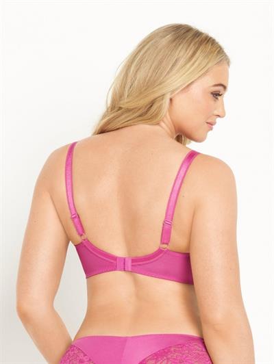 Iskra Lawrence in lingerie