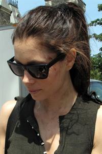 Jessica Biel signing autographs in Los Angelese June 20, 2011