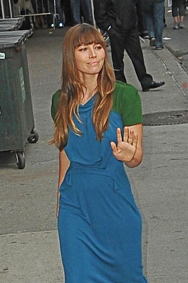 Jessica Biel Arrives for The Late Show With David Letterman in New York City (November 19, 2012) 
