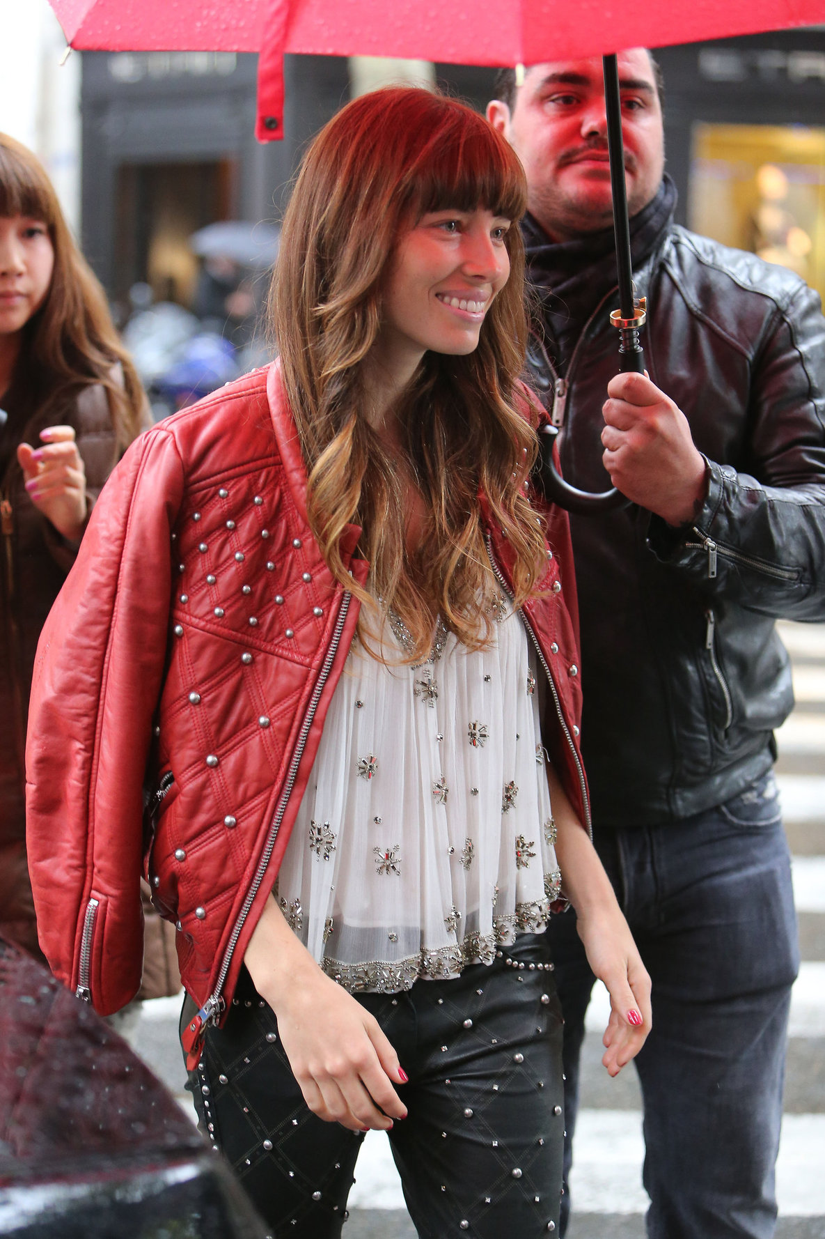 Jessica Biel Out Shopping in Paris (10/08/12) 