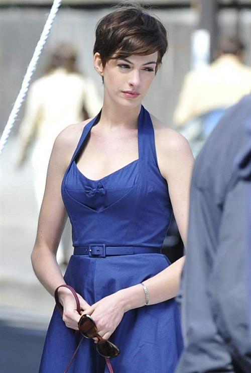 Anne Hathaway set of One Day in Paris August 31, 2013
