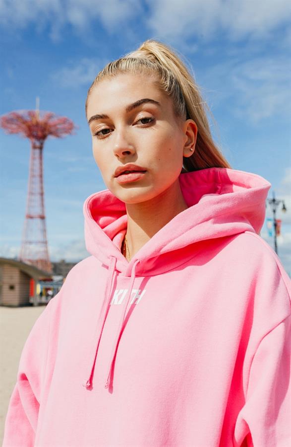 Hailey Bieber