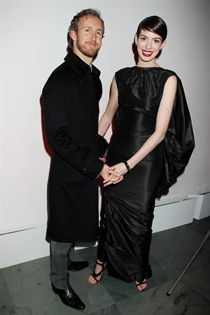 Anne Hathaway Les Miserables NY Premiere December 10-2012 