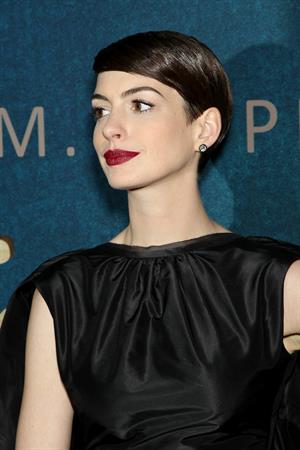 Anne Hathaway Les Miserables NY Premiere December 10-2012 
